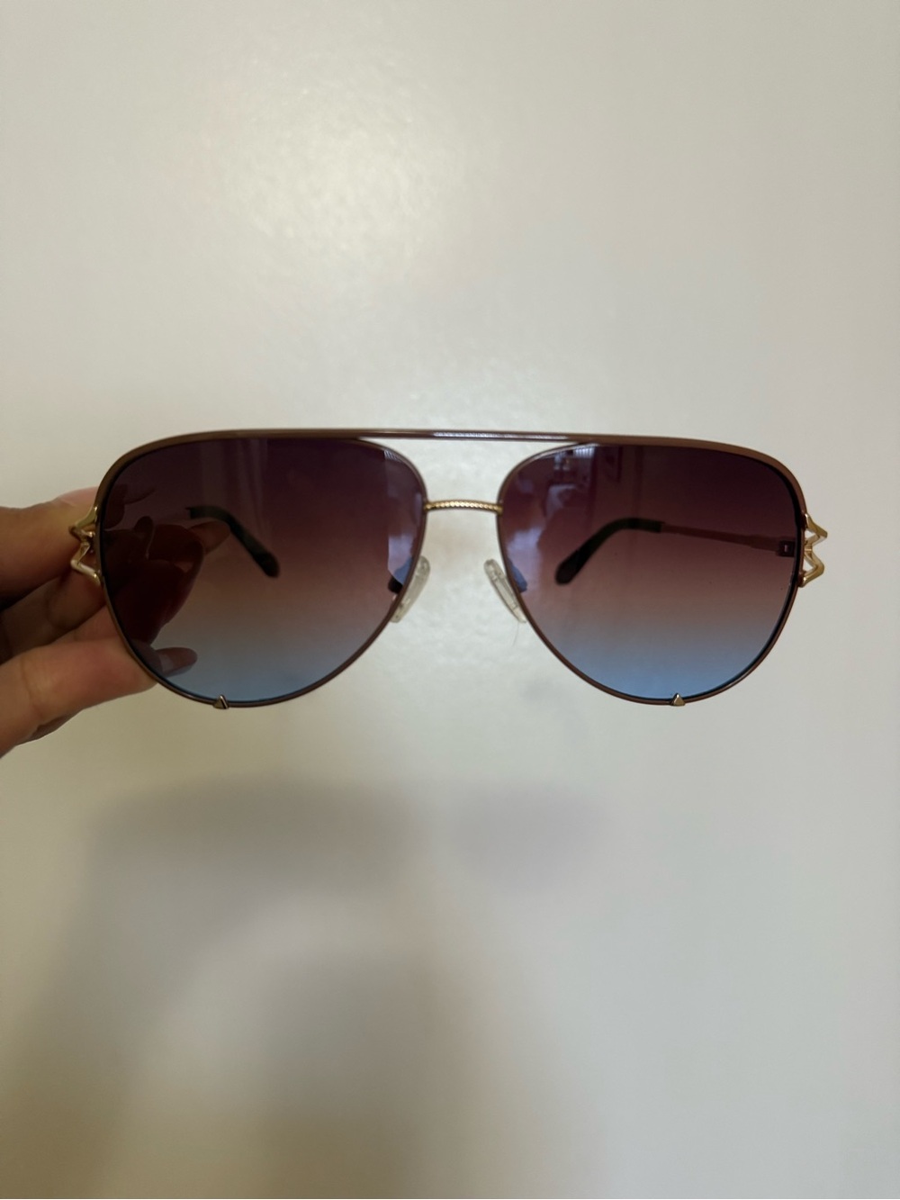 BRAND NEW-Quay Australia Gold Frame Sunglasses with Brown Gradient Lenses